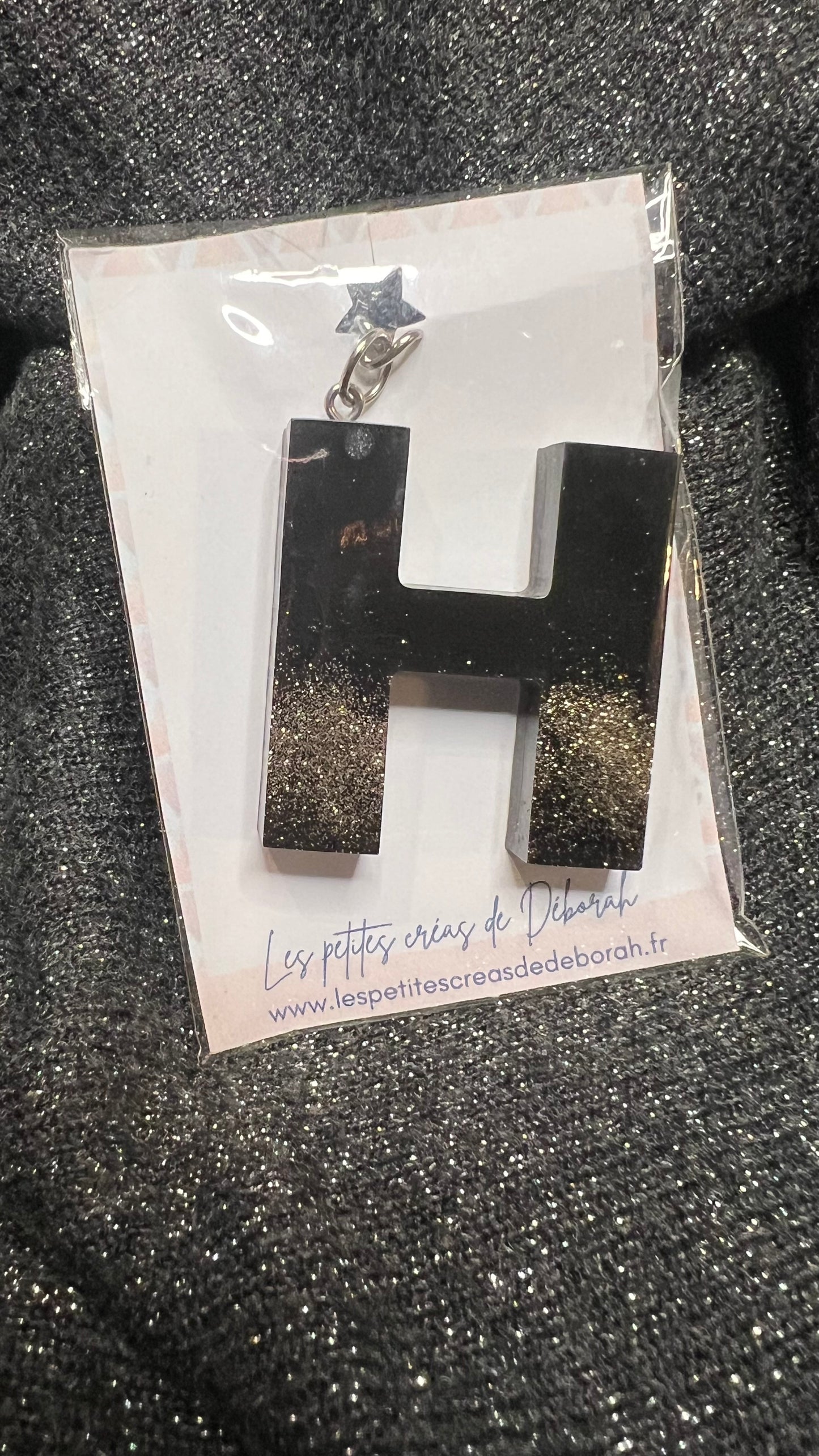 Lettre en résine