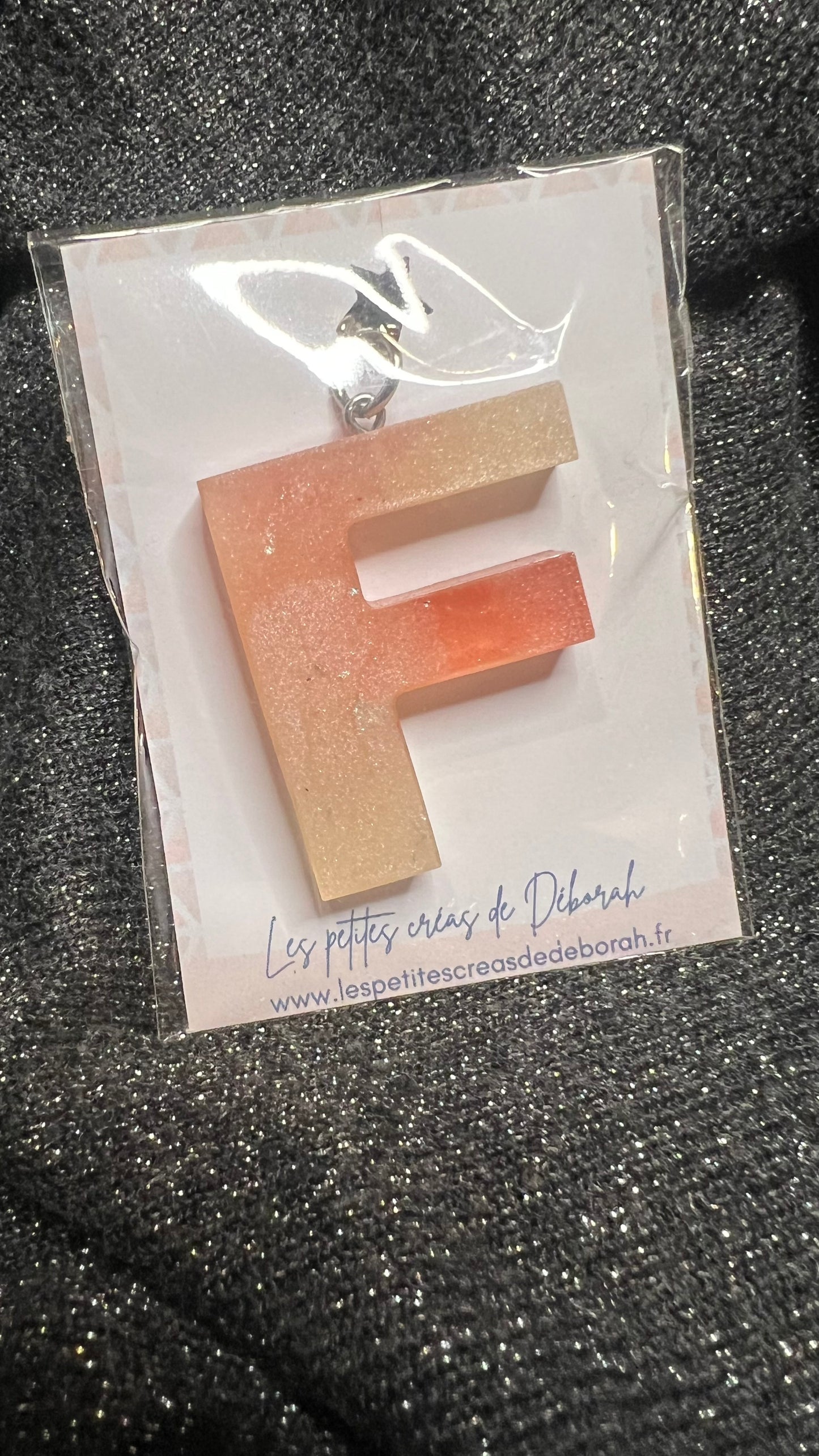 Lettre en résine