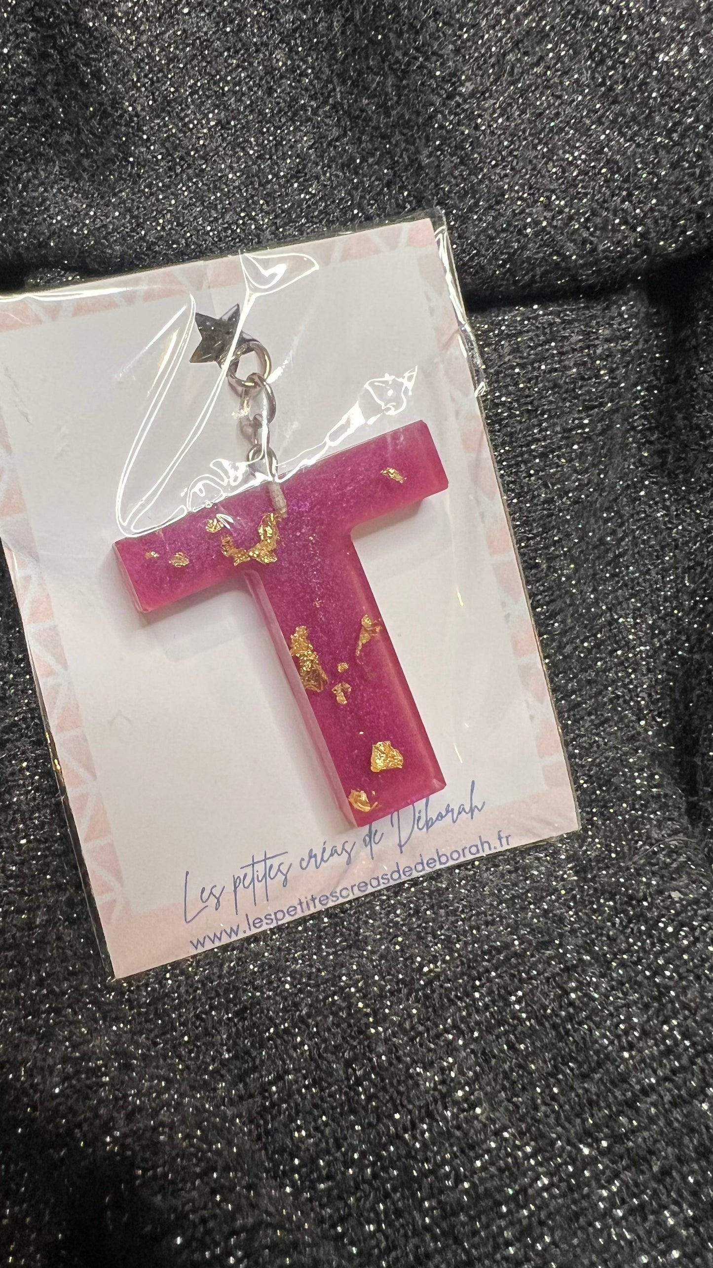 Lettre en résine