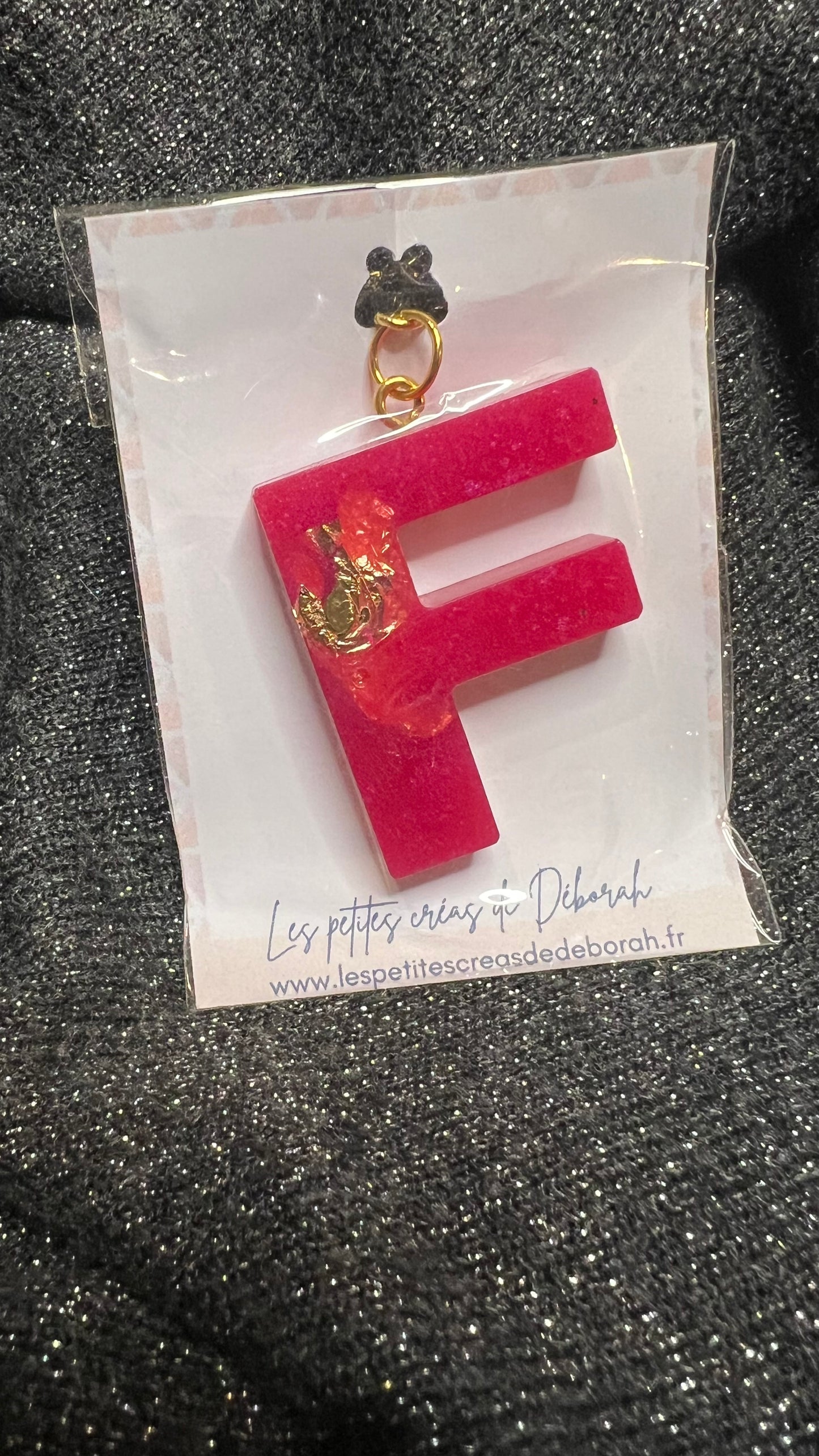 Lettre en résine