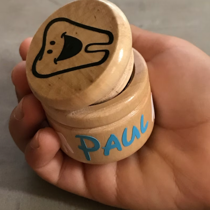 Boite à dents en bois