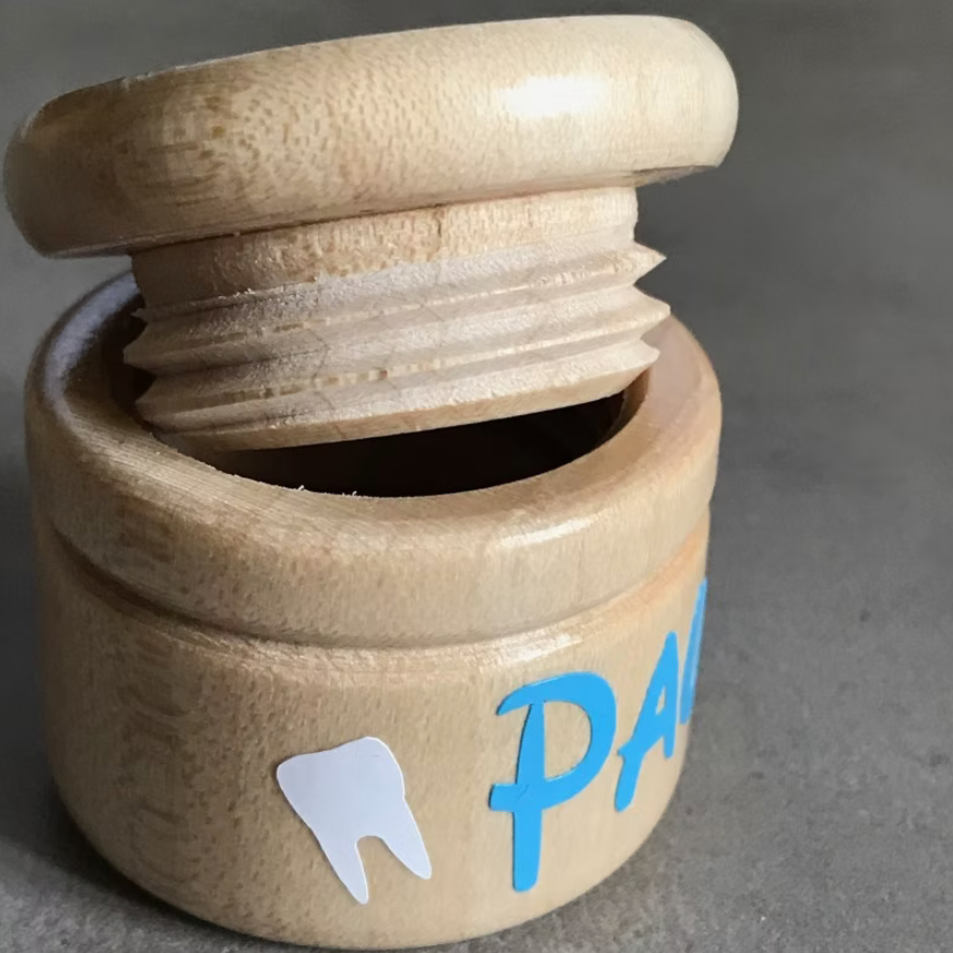 Boite à dents en bois